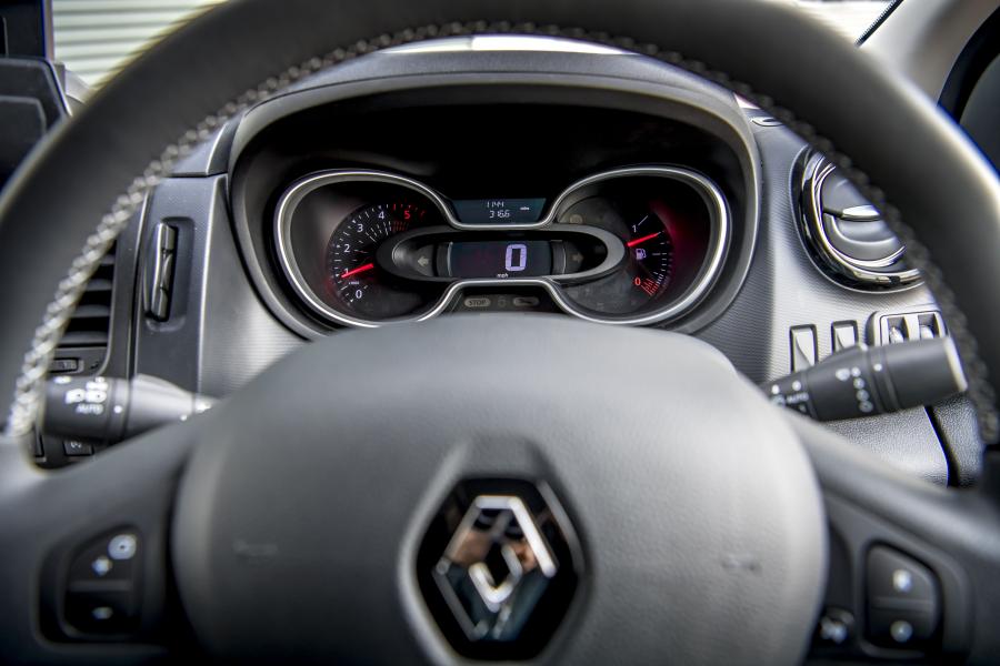 Торпедо Renault Trafic Van (X82) 2019 года  (UK) (фото 11 из 42)